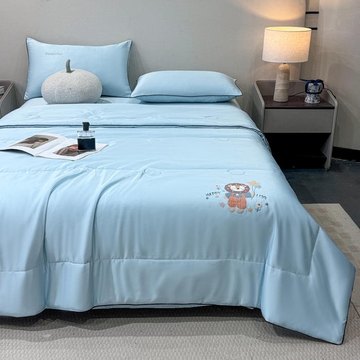 91家纺网 家纺一手货源 找家纺 蕾诺家纺 2026新款冰丝烫画夏被空调被夏凉被 被子被芯 浅蓝