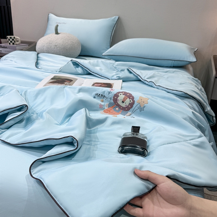 91家纺网 家纺一手货源 找家纺 蕾诺家纺 2026新款冰丝烫画夏被空调被夏凉被 被子被芯 浅蓝