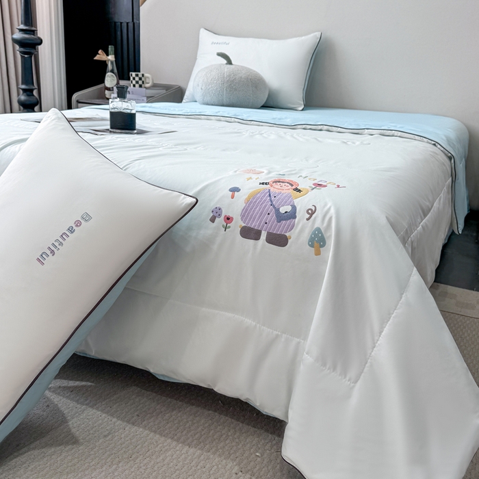 91家纺网 家纺一手货源 找家纺 蕾诺家纺 2026新款冰丝烫画夏被空调被夏凉被 被子被芯 浅蓝白