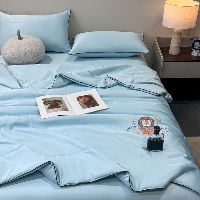 91家纺网 家纺一手货源 找家纺 蕾诺家纺 2026新款冰丝烫画夏被空调被夏凉被 被子被芯 浅蓝