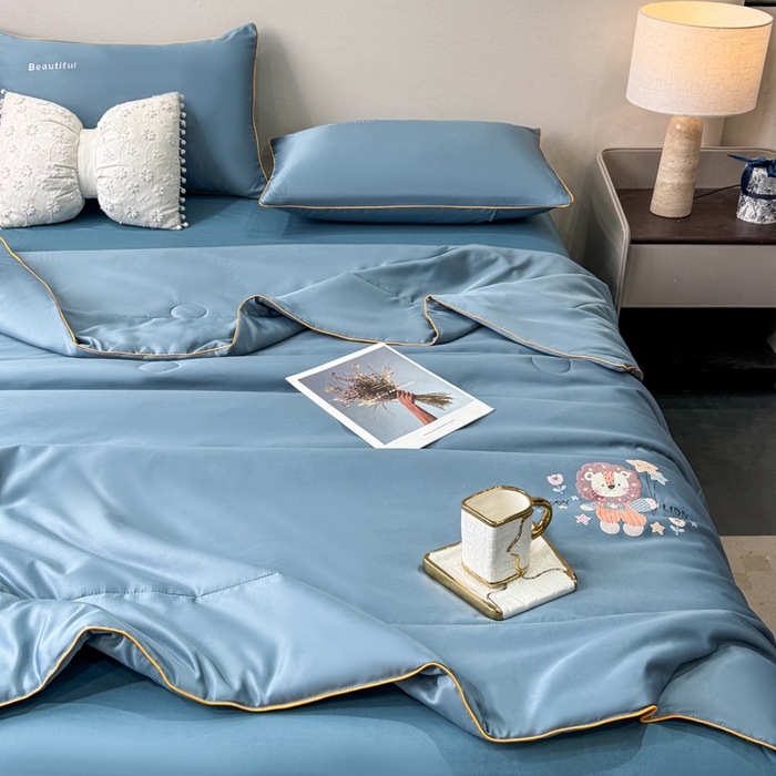 91家纺网 家纺一手货源 找家纺 蕾诺家纺 2026新款冰丝烫画夏被空调被夏凉被 被子被芯 蓝色