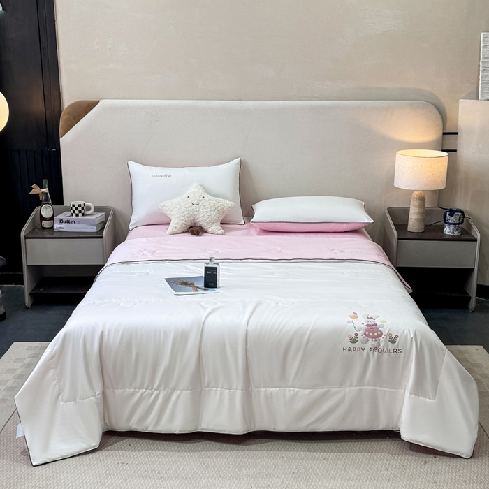 91家纺网 家纺一手货源 找家纺 蕾诺家纺 2026新款冰丝烫画夏被空调被夏凉被 被子被芯 粉白