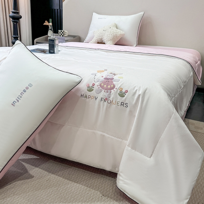 91家纺网 家纺一手货源 找家纺 蕾诺家纺 2026新款冰丝烫画夏被空调被夏凉被 被子被芯 粉白