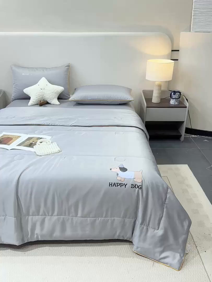 91家纺网 家纺一手货源 找家纺 蕾诺家纺 2026新款冰丝烫画夏被空调被夏凉被 被子被芯 灰色