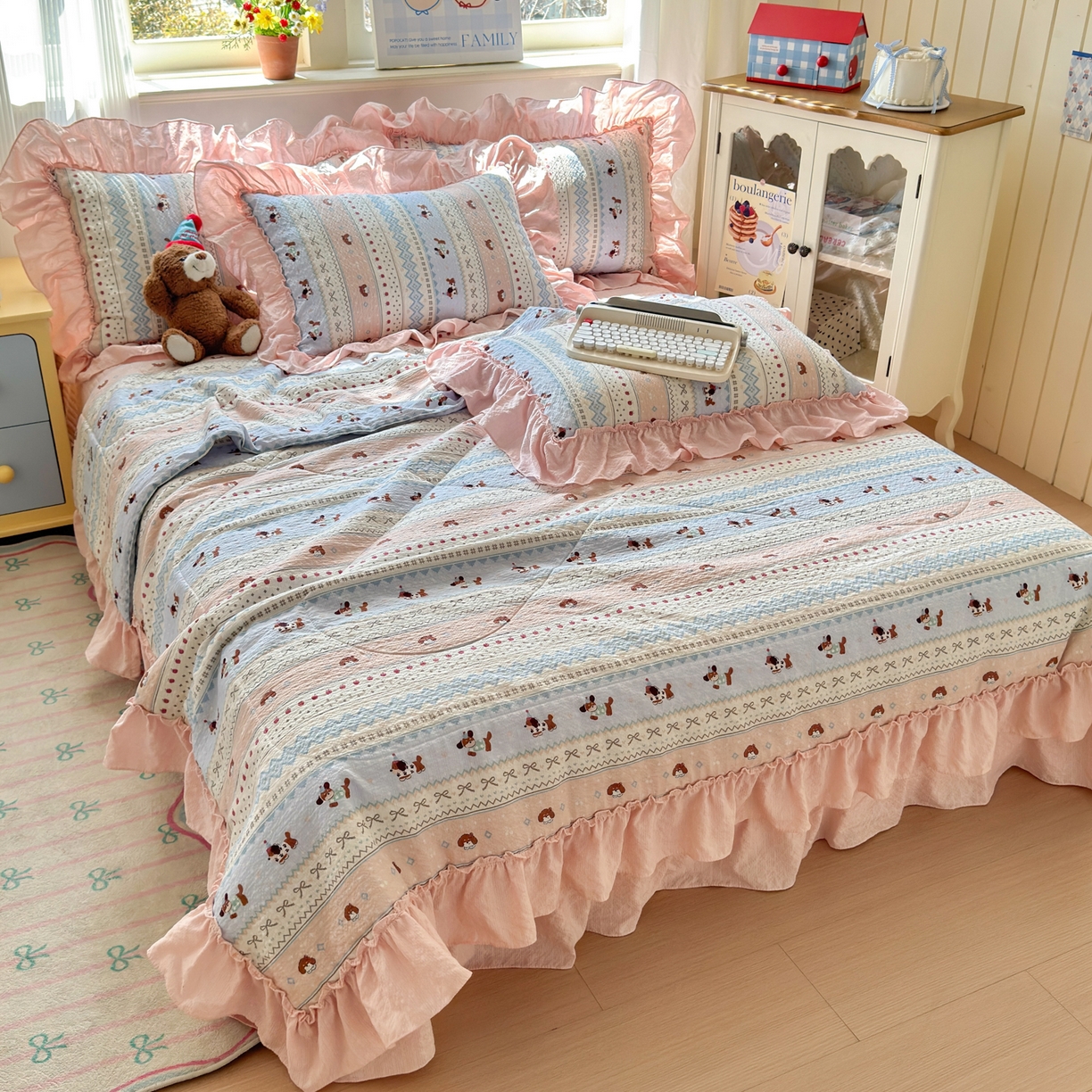 91家纺网 家纺一手货源 找家纺 禾沐 2026新款云感泡芙棉床盖夏被四件套AA款（夏被款） 费尔岛小狗