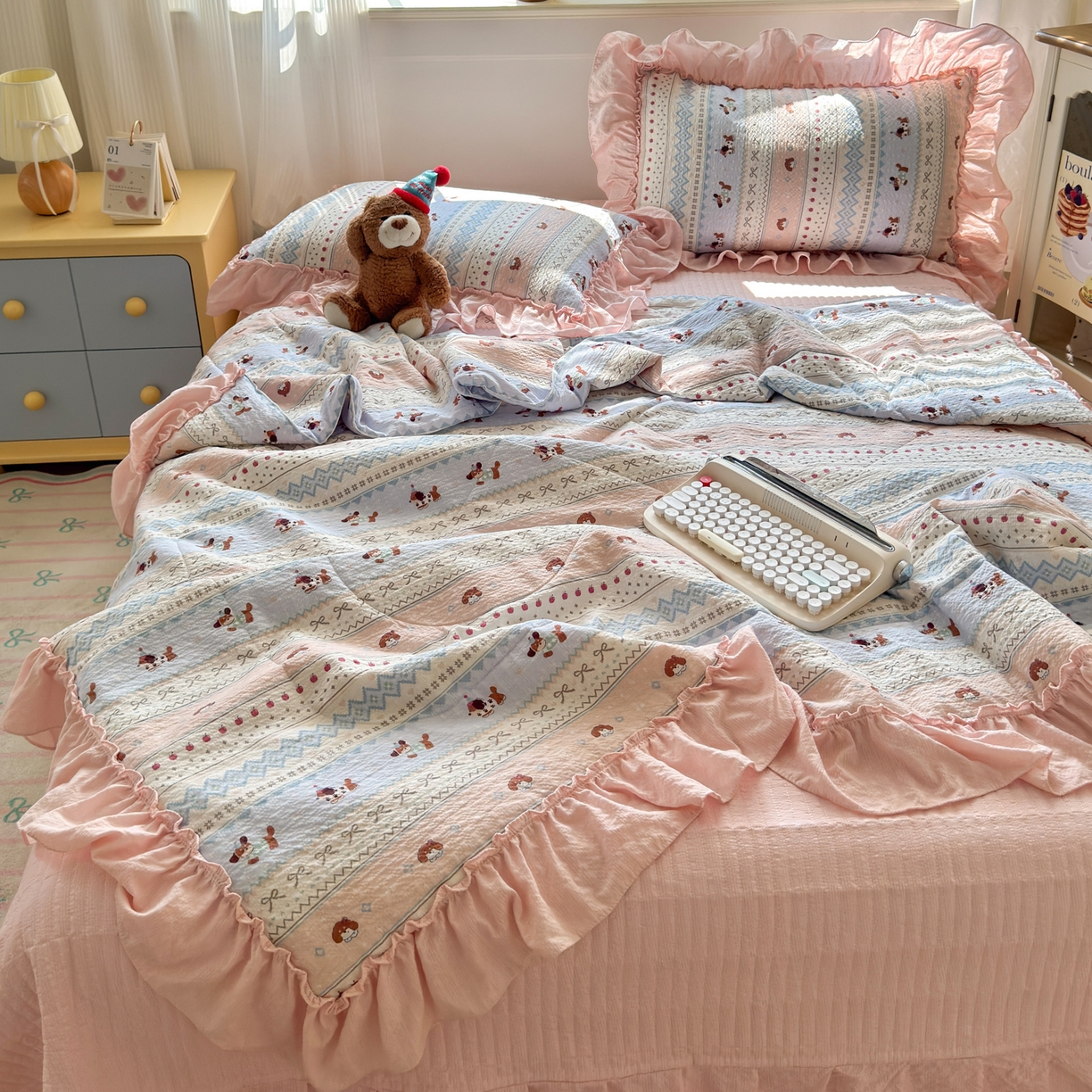 91家纺网 家纺一手货源 找家纺 禾沐 2026新款云感泡芙棉床盖夏被四件套AA款（夏被款） 费尔岛小狗