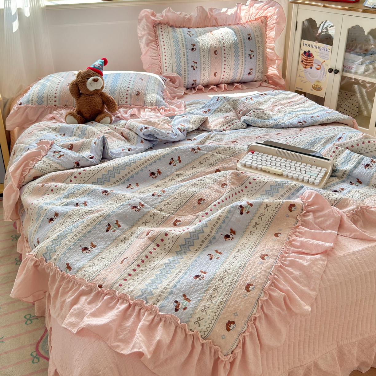 91家纺网 家纺一手货源 找家纺 禾沐 2026新款云感泡芙棉床盖夏被四件套AA款（夏被款） 费尔岛小狗