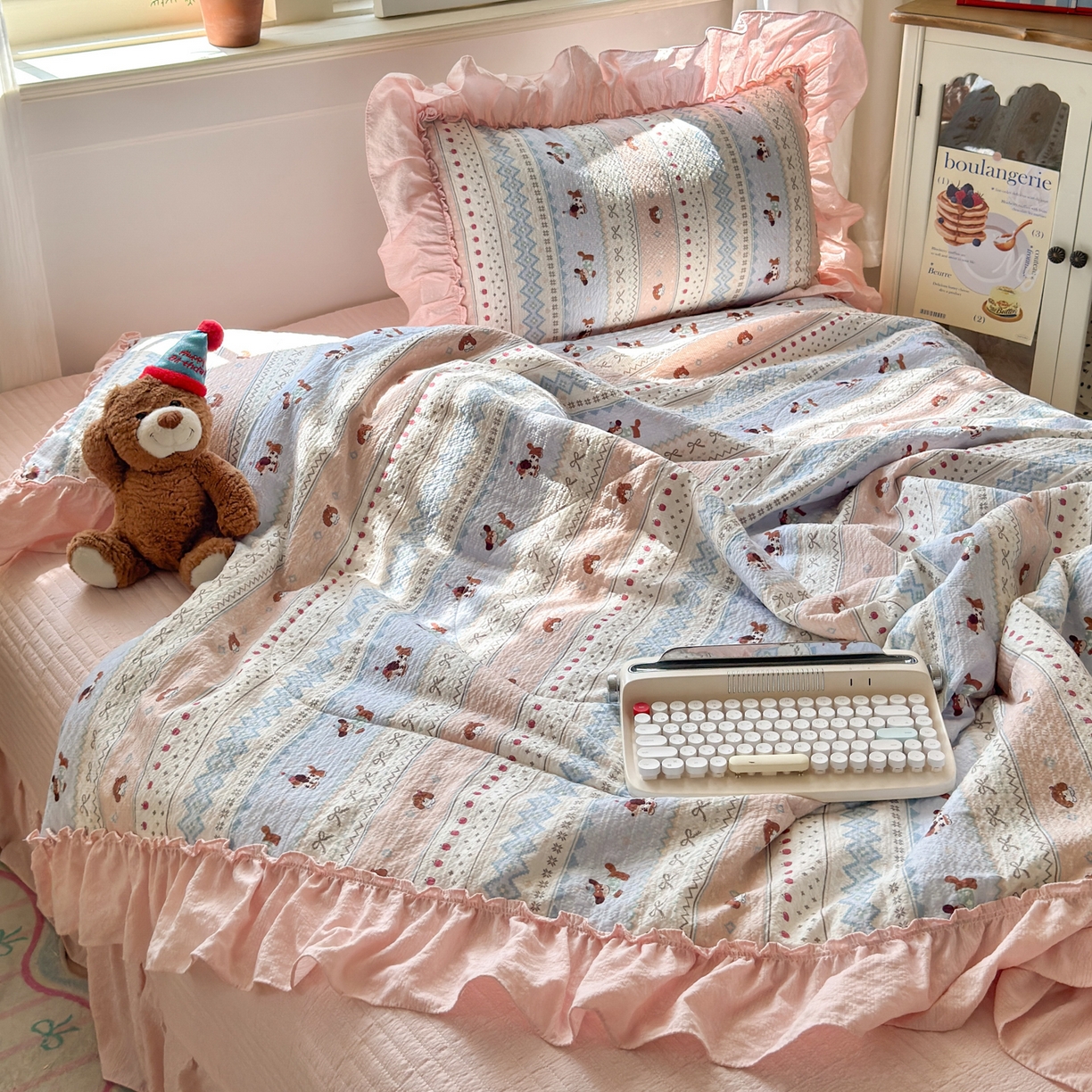 91家纺网 家纺一手货源 找家纺 禾沐 2026新款云感泡芙棉床盖夏被四件套AA款（夏被款） 费尔岛小狗