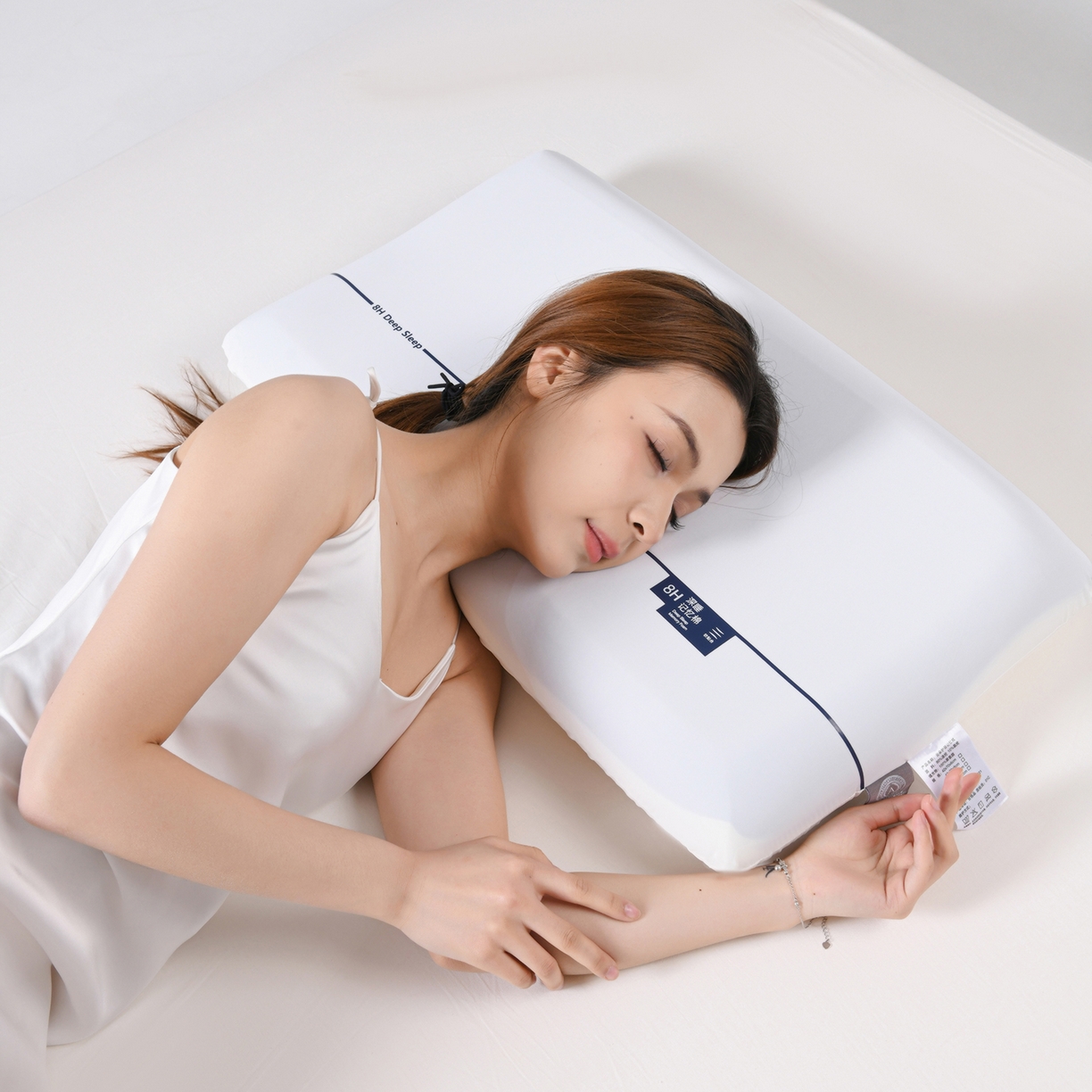 91家纺网 家纺一手货源 找家纺 圣楚家纺 2026新款零压力记忆枕某朵同款酒店记忆棉枕芯深睡眠云朵双芯蓝白Pro零压力记忆棉枕头 云朵护颈pro第二代记忆枕