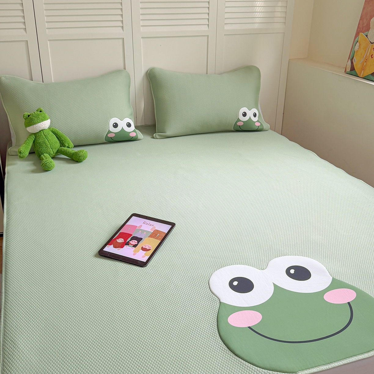 91家纺网 家纺一手货源 找家纺 GUJARY古家丽 2026新款即凉萌趣中分子床笠凉席三件套-风格二 青呱仔