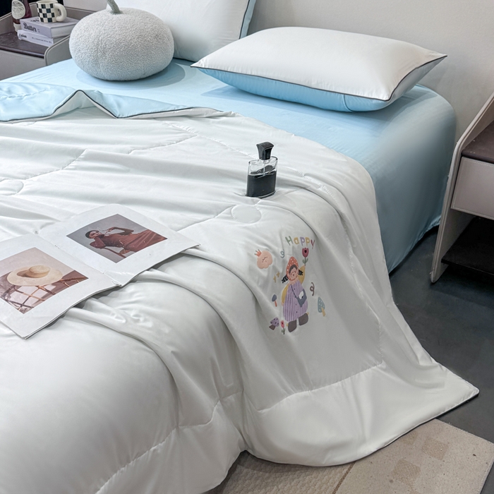 91家纺网 家纺一手货源 找家纺 蕾诺家纺 2026新款冰丝烫画夏被空调被夏凉被 被子被芯 浅蓝白