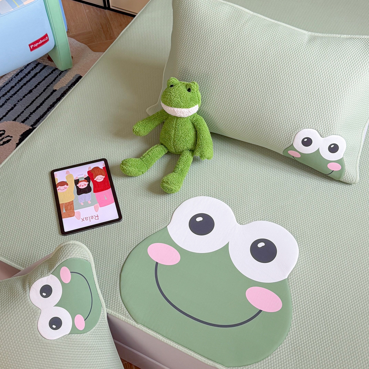 91家纺网 家纺一手货源 找家纺 GUJARY古家丽 2026新款即凉萌趣中分子床笠凉席三件套-风格二 青呱仔