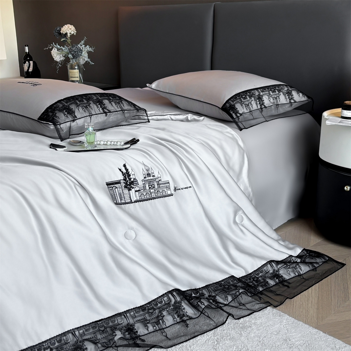 91家纺网 家纺一手货源 找家纺 梵蒂莎 2026新款黑纱城堡系列60s兰精天丝夏被四件套夏凉被空调被被子被芯床单枕套床笠（需要买家秀，加微信 黑纱城堡-浅灰