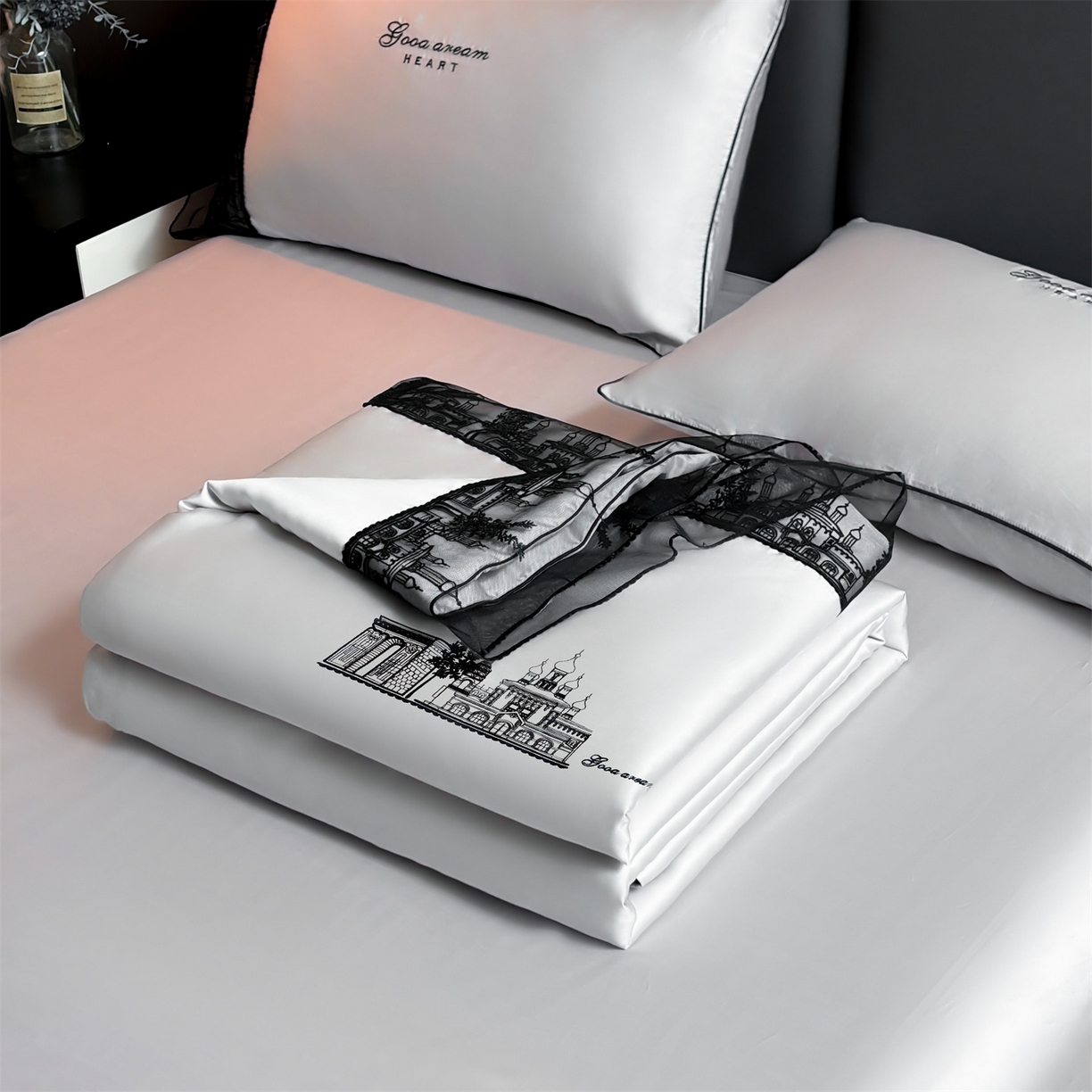 91家纺网 家纺一手货源 找家纺 梵蒂莎 2026新款黑纱城堡系列60s兰精天丝夏被四件套夏凉被空调被被子被芯床单枕套床笠（需要买家秀，加微信 黑纱城堡-浅灰