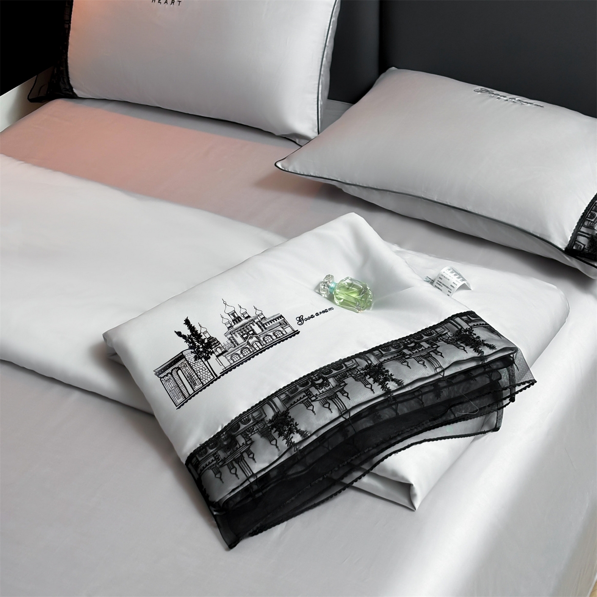 91家纺网 家纺一手货源 找家纺 梵蒂莎 2026新款黑纱城堡系列60s兰精天丝夏被四件套夏凉被空调被被子被芯床单枕套床笠（需要买家秀，加微信 黑纱城堡-浅灰