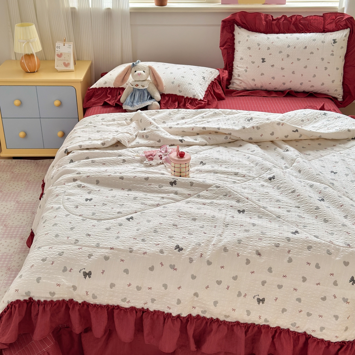 91家纺网 家纺一手货源 找家纺 禾沐 2026新款云感泡芙棉床盖夏被四件套AA款（夏被款） 灰蝴蝶结