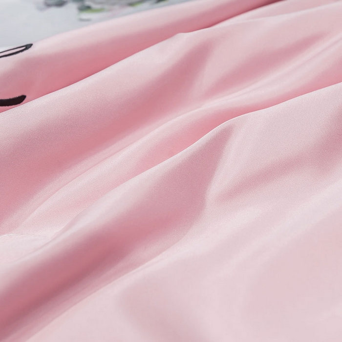 91家纺网 家纺一手货源 找家纺 蕾诺家纺 2026新款冰丝刺绣真丝轻奢简约夏被 被子被芯 潮流-奶油粉