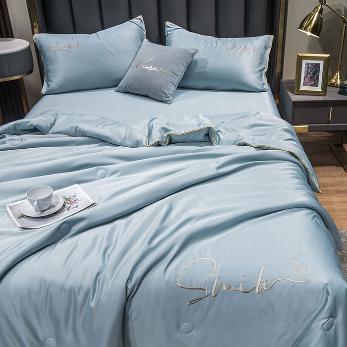 91家纺网 家纺一手货源 找家纺 蕾诺家纺 2026新款冰丝刺绣真丝轻奢简约夏被 被子被芯 潮流-繁星蓝