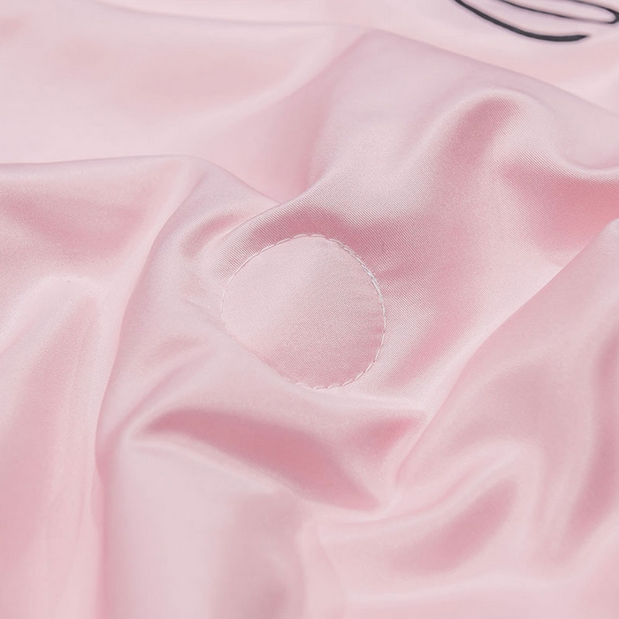 91家纺网 家纺一手货源 找家纺 蕾诺家纺 2026新款冰丝刺绣真丝轻奢简约夏被 被子被芯 潮流-奶油粉