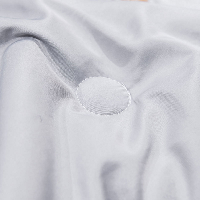 91家纺网 家纺一手货源 找家纺 蕾诺家纺 2026新款冰丝刺绣真丝轻奢简约夏被 被子被芯 潮流-浅灰