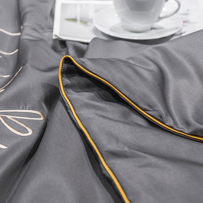 91家纺网 家纺一手货源 找家纺 蕾诺家纺 2026新款冰丝刺绣真丝轻奢简约夏被 被子被芯 潮流-高级灰