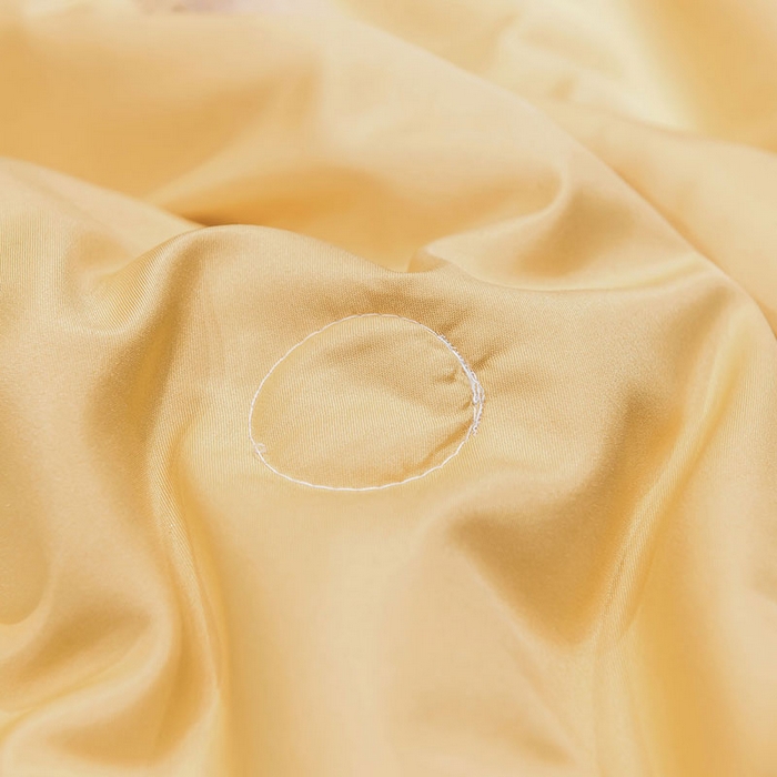 91家纺网 家纺一手货源 找家纺 蕾诺家纺 2026新款冰丝刺绣真丝轻奢简约夏被 被子被芯 潮流-嫩黄