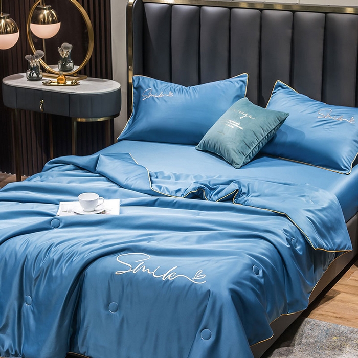 91家纺网 家纺一手货源 找家纺 蕾诺家纺 2026新款冰丝刺绣真丝轻奢简约夏被 被子被芯 潮流-月光蓝