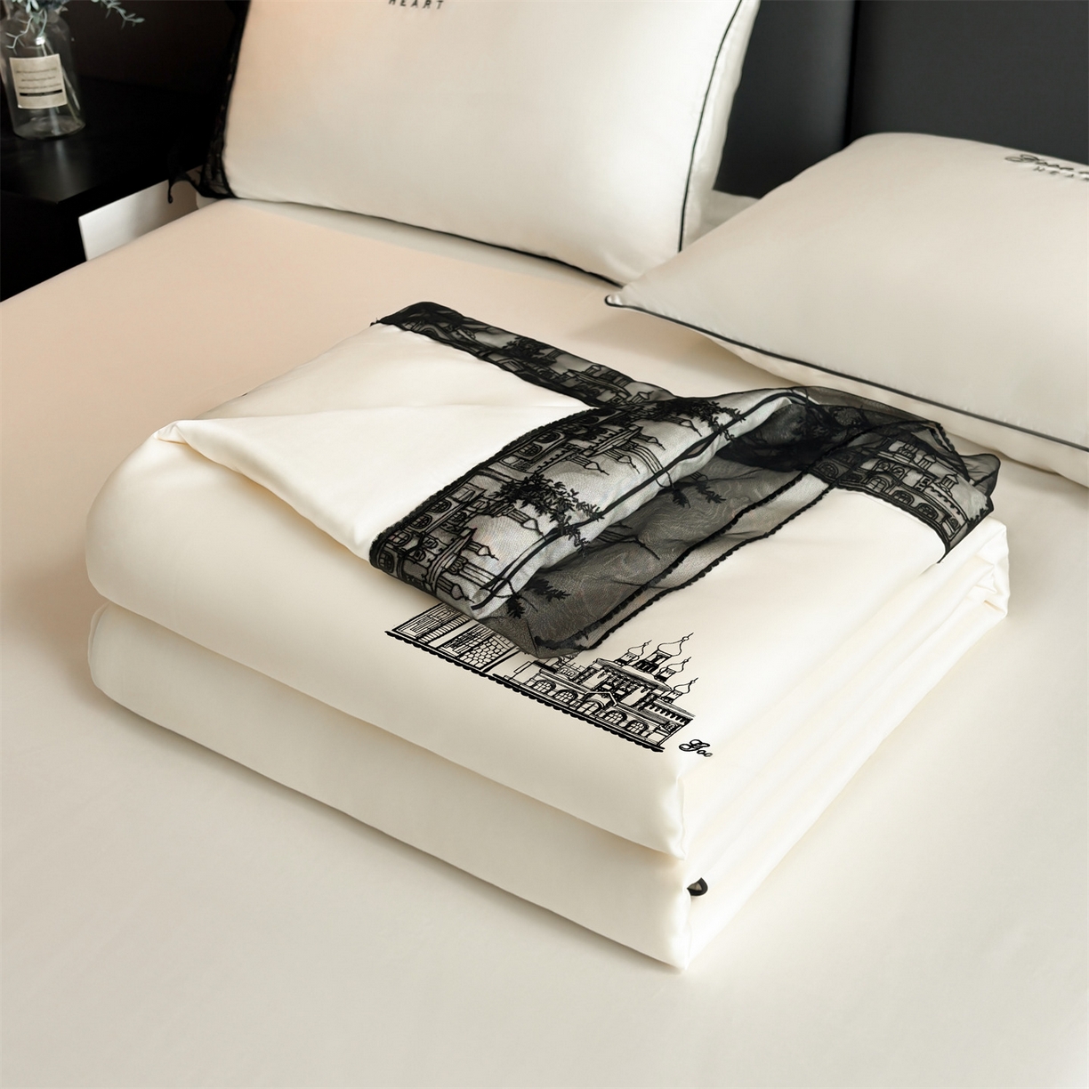 91家纺网 家纺一手货源 找家纺 梵蒂莎 2026新款黑纱城堡系列60s兰精天丝夏被四件套夏凉被空调被被子被芯床单枕套床笠（需要买家秀，加微信 黑纱城堡-元气奶白