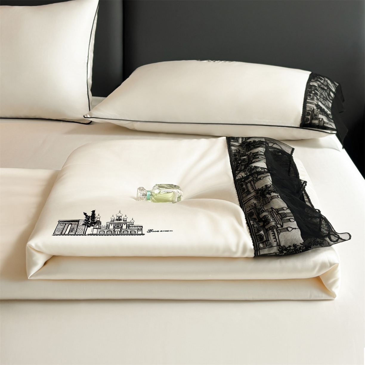 91家纺网 家纺一手货源 找家纺 梵蒂莎 2026新款黑纱城堡系列60s兰精天丝夏被四件套夏凉被空调被被子被芯床单枕套床笠（需要买家秀，加微信 黑纱城堡-元气奶白