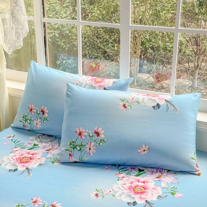 91家纺网 家纺一手货源 找家纺 莎臣豹 2026新款植物羊绒单品单件单床裙可配床裙三件套花房迷香蓝