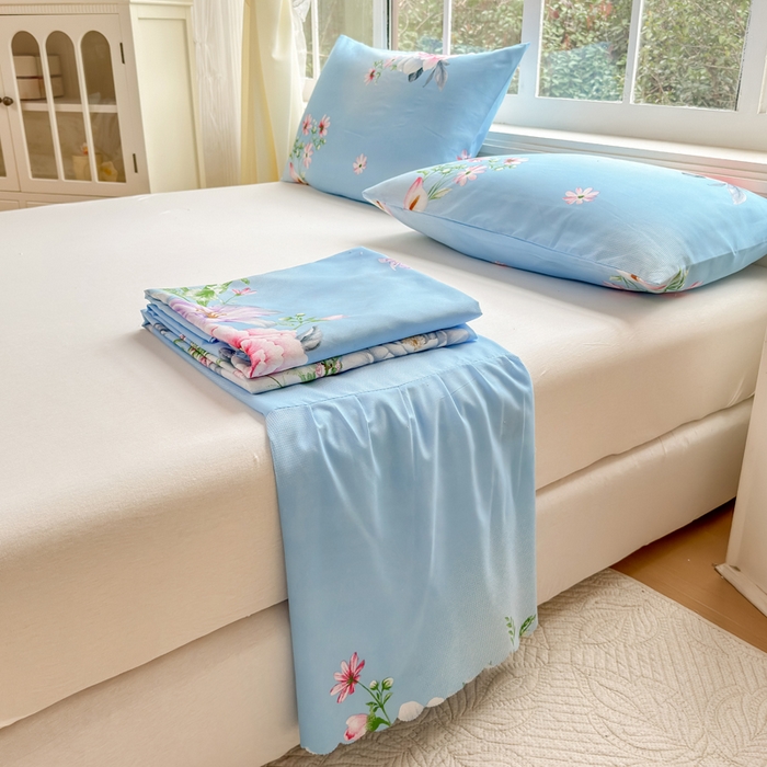 91家纺网 家纺一手货源 找家纺 莎臣豹 2026新款植物羊绒单品单件单床裙可配床裙三件套花房迷香蓝