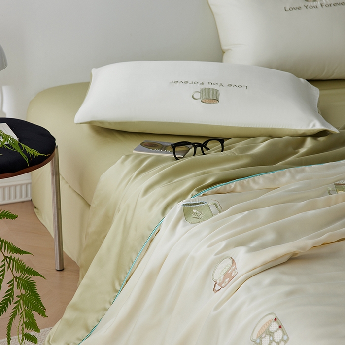 91家纺网 家纺一手货源 找家纺 （总）沐珩家纺 2026新款莱赛尔天丝绣花夏被四件套嵌绳款-萌神系列