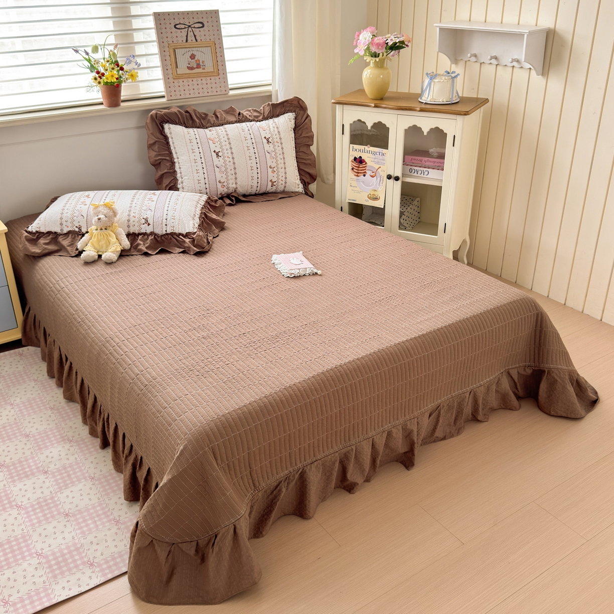 91家纺网 家纺一手货源 找家纺 禾沐 2026新款云感泡芙棉床盖夏被四件套AA款（夏被款） 栗色木马纹