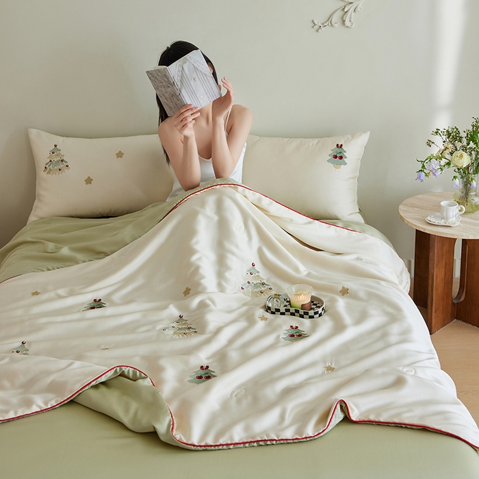 91家纺网 家纺一手货源 找家纺 沐珩家纺 2026新款莱赛尔天丝绣花夏被四件套嵌绳款-萌神系列 夏日礼物