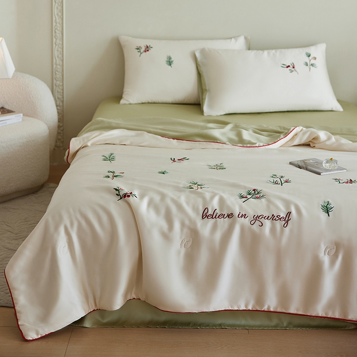 91家纺网 家纺一手货源 找家纺 沐珩家纺 2026新款莱赛尔天丝绣花夏被四件套嵌绳款-萌神系列 香脂冷杉