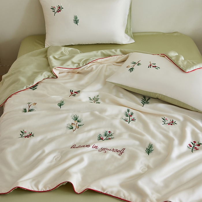 91家纺网 家纺一手货源 找家纺 沐珩家纺 2026新款莱赛尔天丝绣花夏被四件套嵌绳款-萌神系列 香脂冷杉