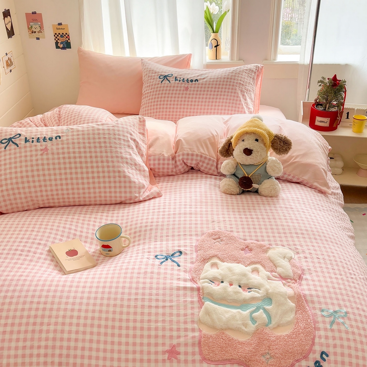 91家纺网 家纺一手货源 找家纺 我心家纺 2026新款卡通刺绣四件套 露营小猫-粉格