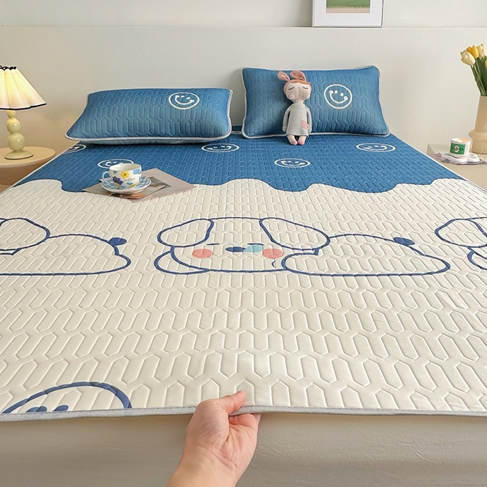 91家纺网 家纺一手货源 找家纺 （总）佳鸿家纺 2026新款卡通乳胶凉席二件套三件套冰丝软席空调席跨境爆款