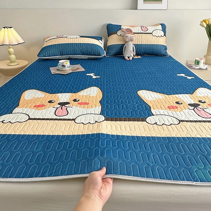 91家纺网 家纺一手货源 找家纺 佳鸿家纺 2026新款卡通乳胶凉席二件套三件套冰丝软席空调席跨境爆款 柯基