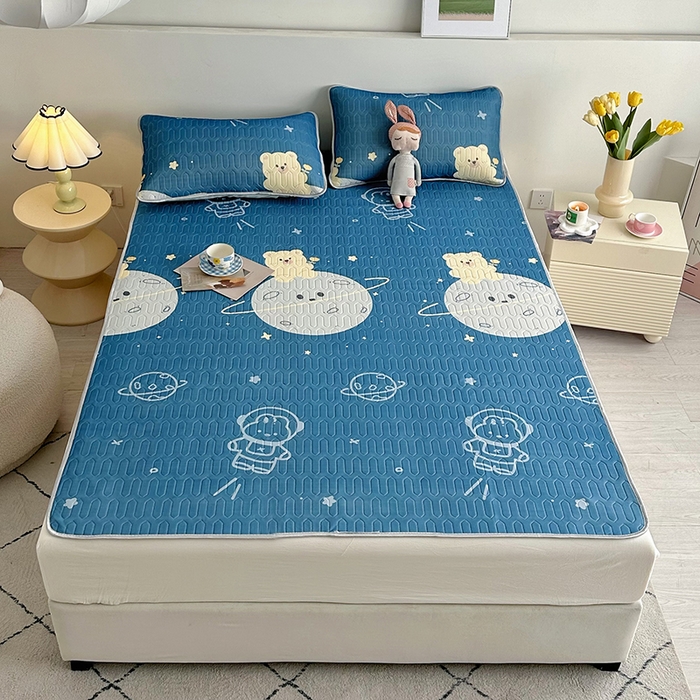 91家纺网 家纺一手货源 找家纺 佳鸿家纺 2026新款卡通乳胶凉席二件套三件套冰丝软席空调席跨境爆款 太空星球