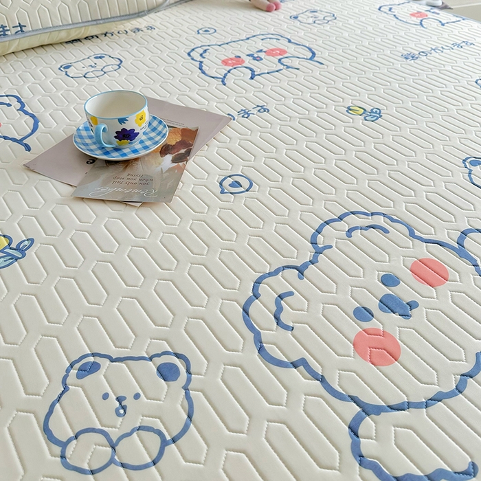 91家纺网 家纺一手货源 找家纺 佳鸿家纺 2026新款卡通乳胶凉席二件套三件套冰丝软席空调席跨境爆款 抱抱