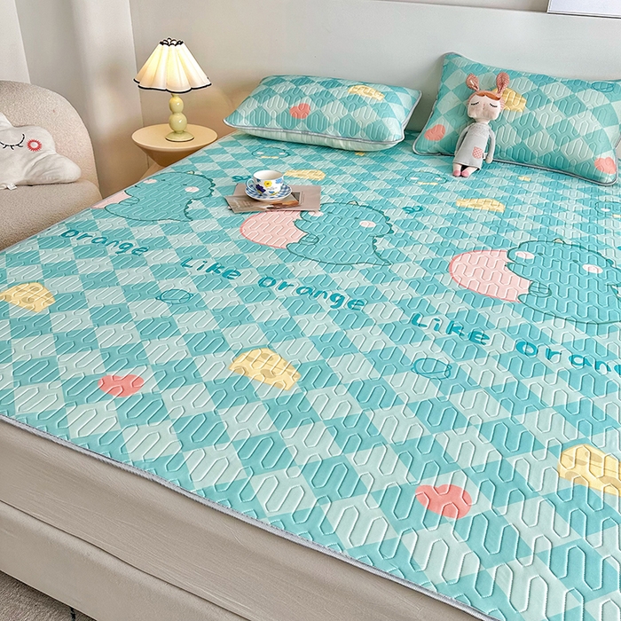 91家纺网 家纺一手货源 找家纺 佳鸿家纺 2026新款卡通乳胶凉席二件套三件套冰丝软席空调席跨境爆款 恐龙