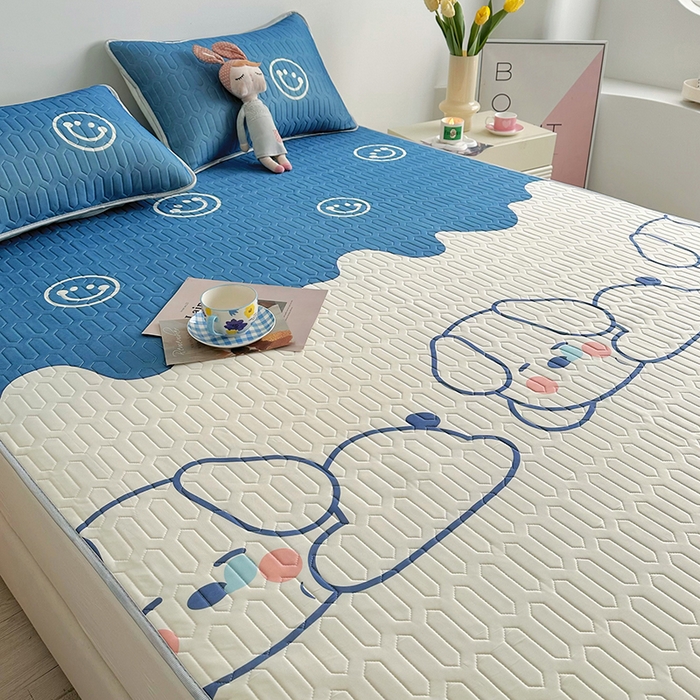 91家纺网 家纺一手货源 找家纺 佳鸿家纺 2026新款卡通乳胶凉席二件套三件套冰丝软席空调席跨境爆款 趴趴狗