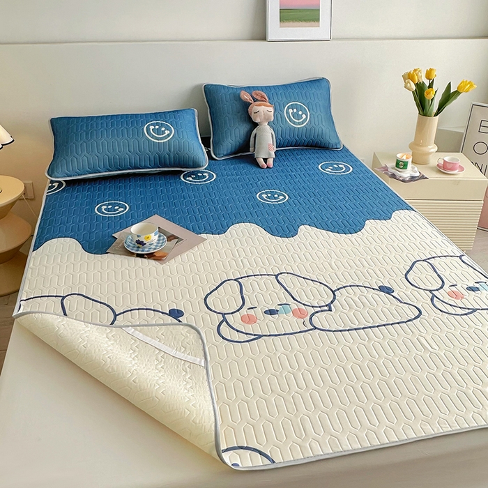 91家纺网 家纺一手货源 找家纺 佳鸿家纺 2026新款卡通乳胶凉席二件套三件套冰丝软席空调席跨境爆款 趴趴狗