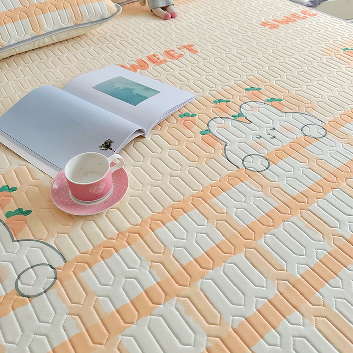 91家纺网 家纺一手货源 找家纺 佳鸿家纺 2026新款卡通乳胶凉席二件套三件套冰丝软席空调席跨境爆款 萝卜兔