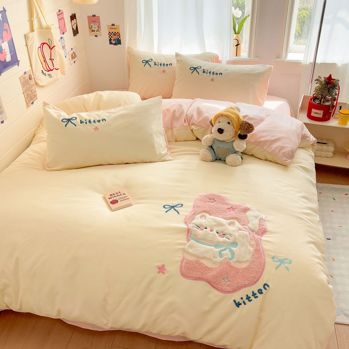 91家纺网 家纺一手货源 找家纺 我心家纺 2026新款卡通刺绣四件套 露营小猫-米黄