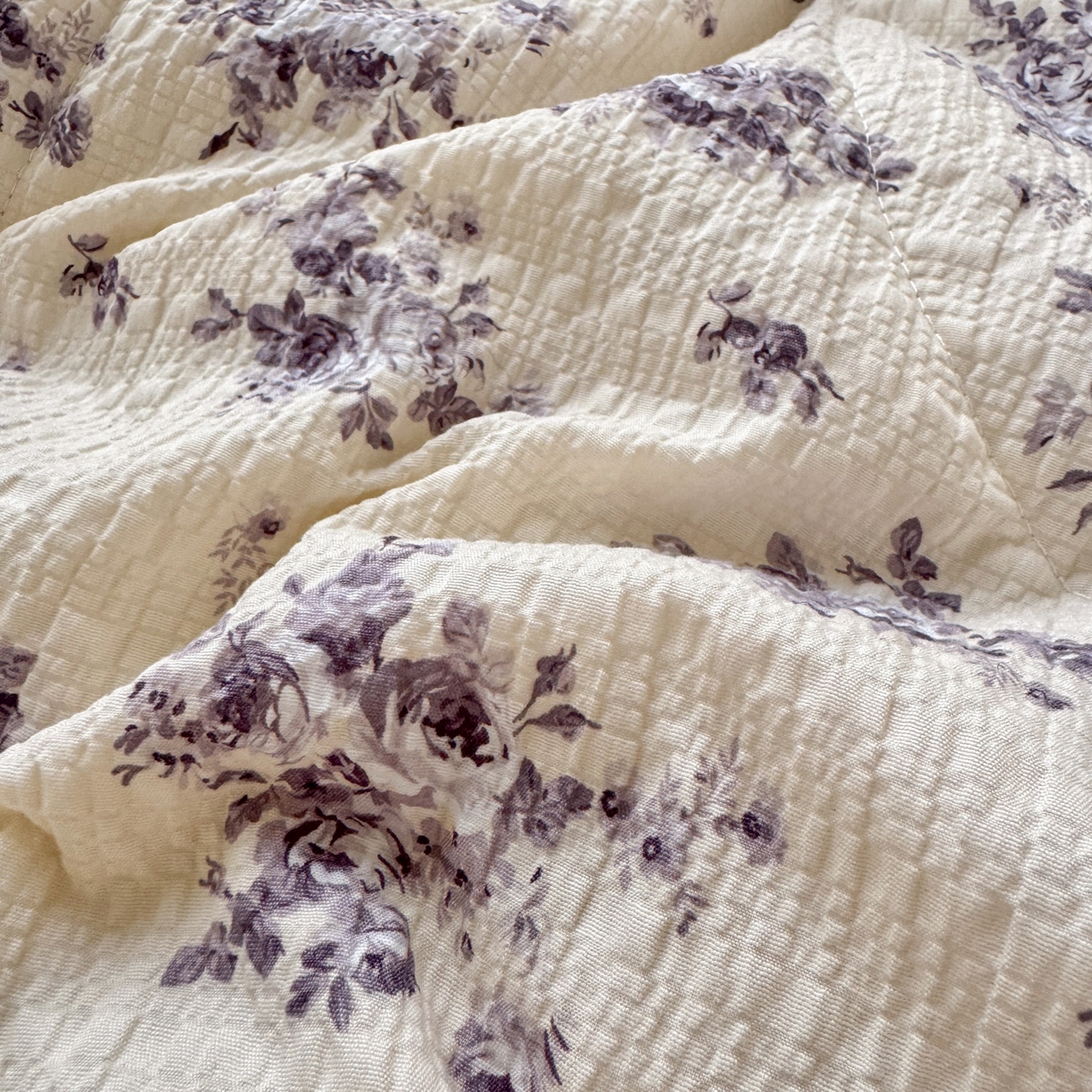 91家纺网 家纺一手货源 找家纺 禾沐 2026新款云感泡芙棉床盖夏被四件套AA款（夏被款） 若汐