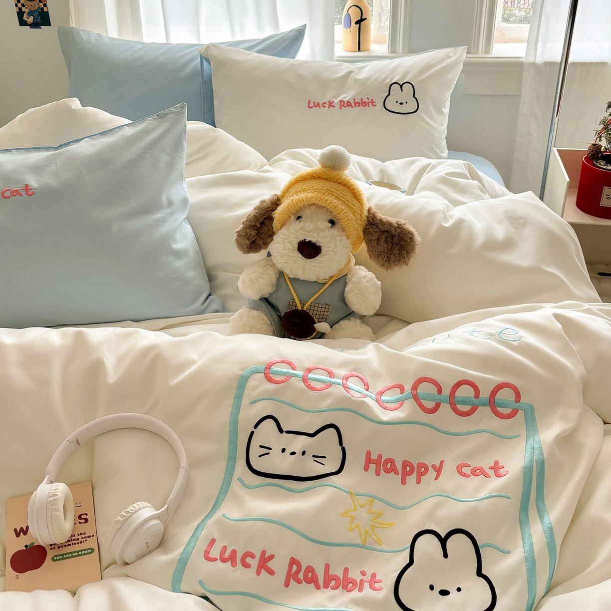 91家纺网 家纺一手货源 找家纺 我心家纺 2026新款卡通刺绣四件套 猫兔日记-白