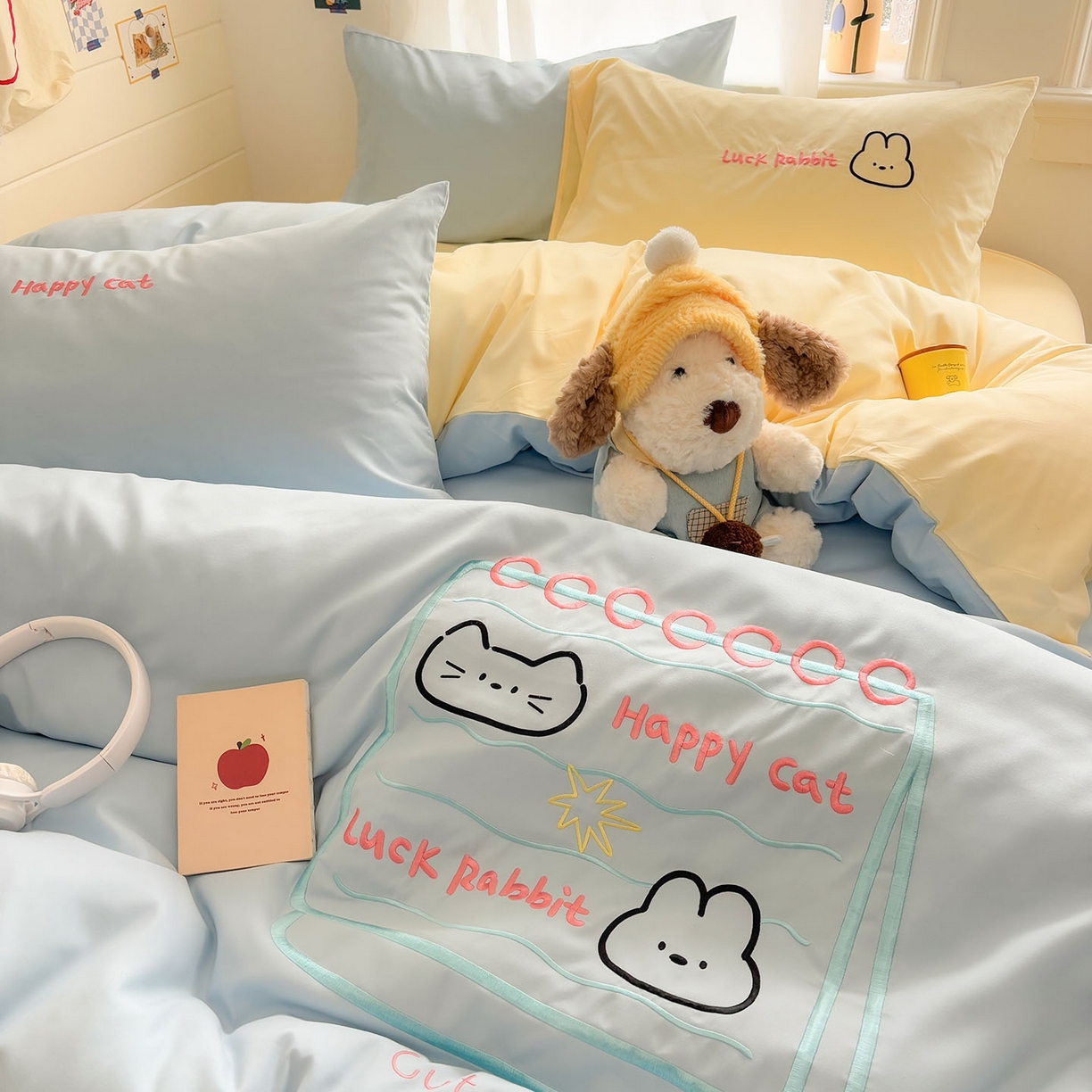 91家纺网 家纺一手货源 找家纺 我心家纺 2026新款卡通刺绣四件套 猫兔日记-蓝黄