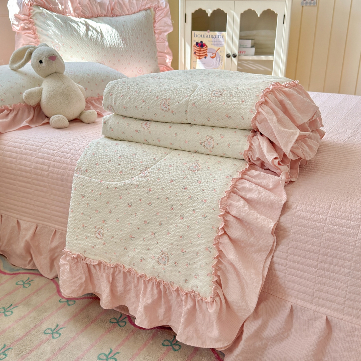 91家纺网 家纺一手货源 找家纺 禾沐 2026新款云感泡芙棉床盖夏被四件套AA款（夏被款） 甜桃心